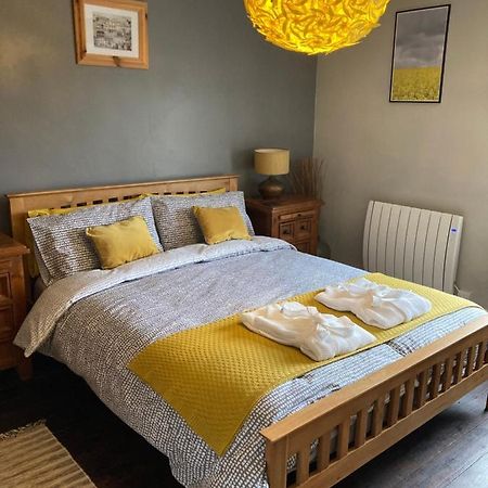 Top Floor At Cantref House Брекън Екстериор снимка