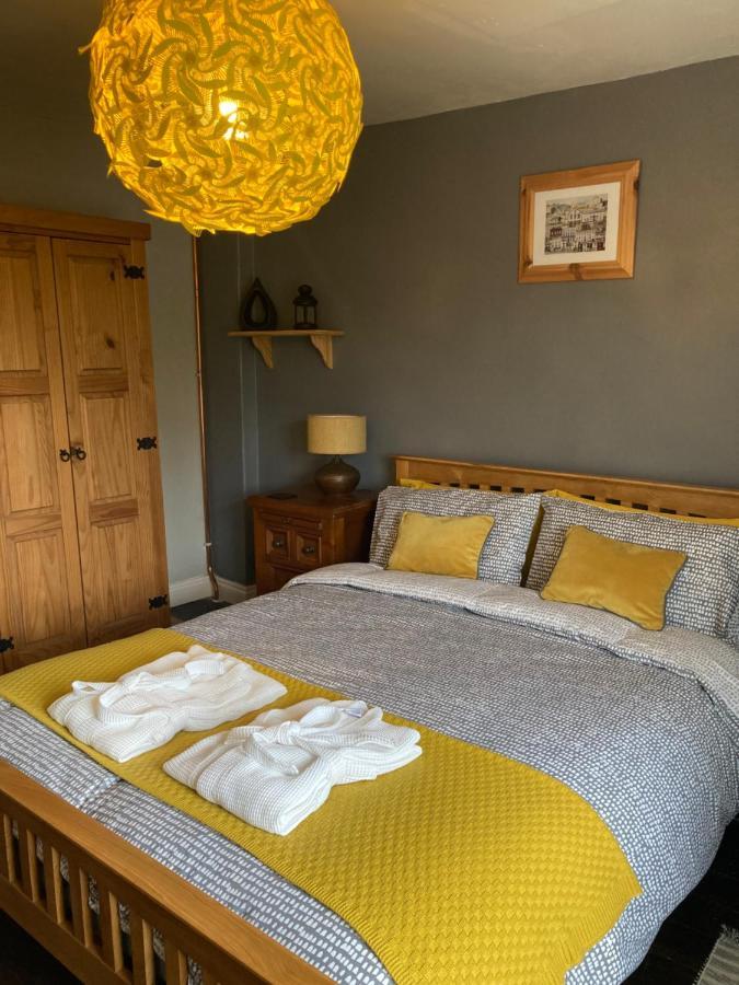 Top Floor At Cantref House Брекън Екстериор снимка