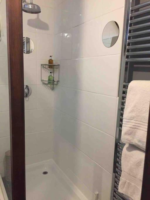 Top Floor At Cantref House Брекън Екстериор снимка