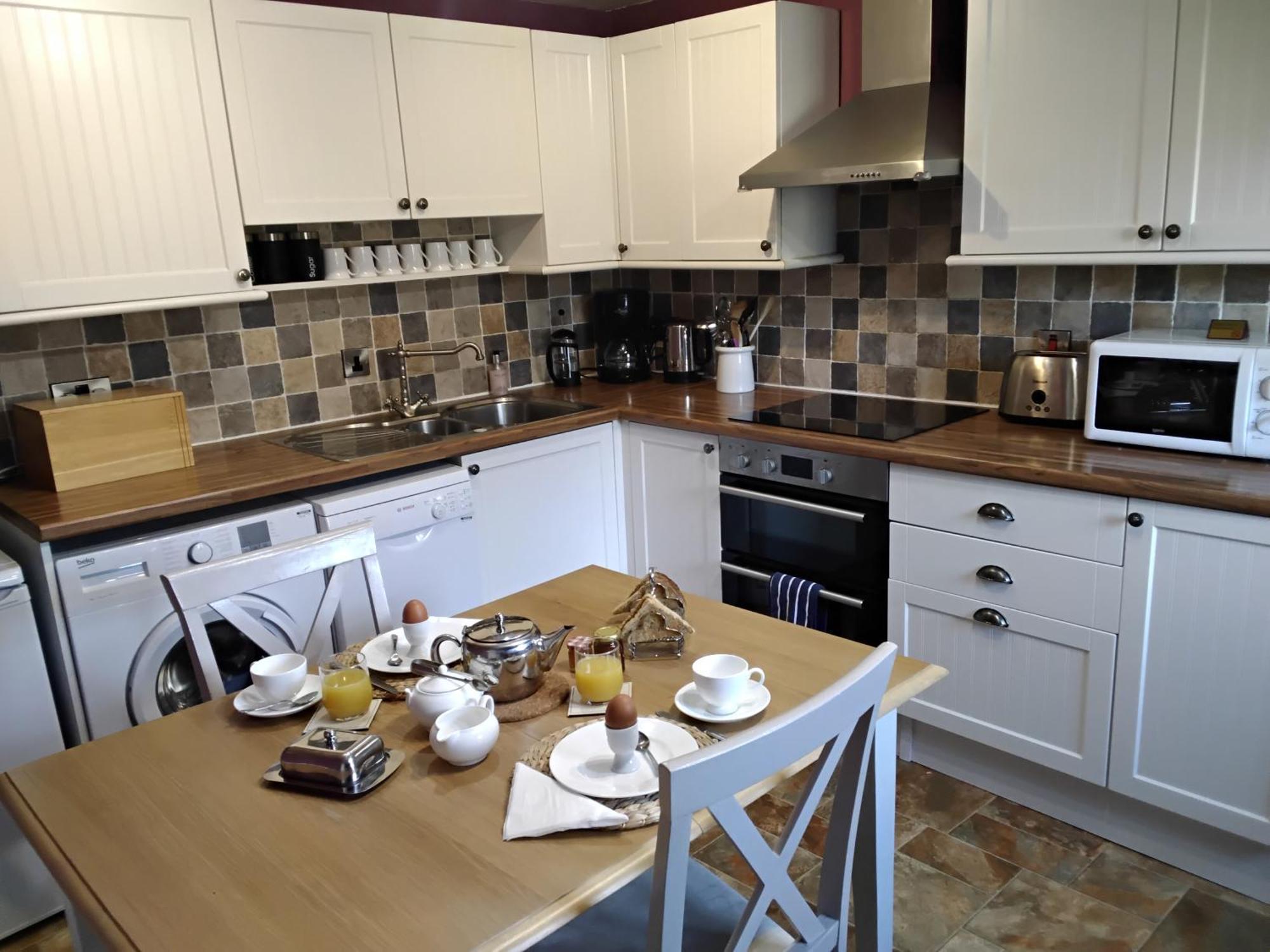 Top Floor At Cantref House Брекън Екстериор снимка