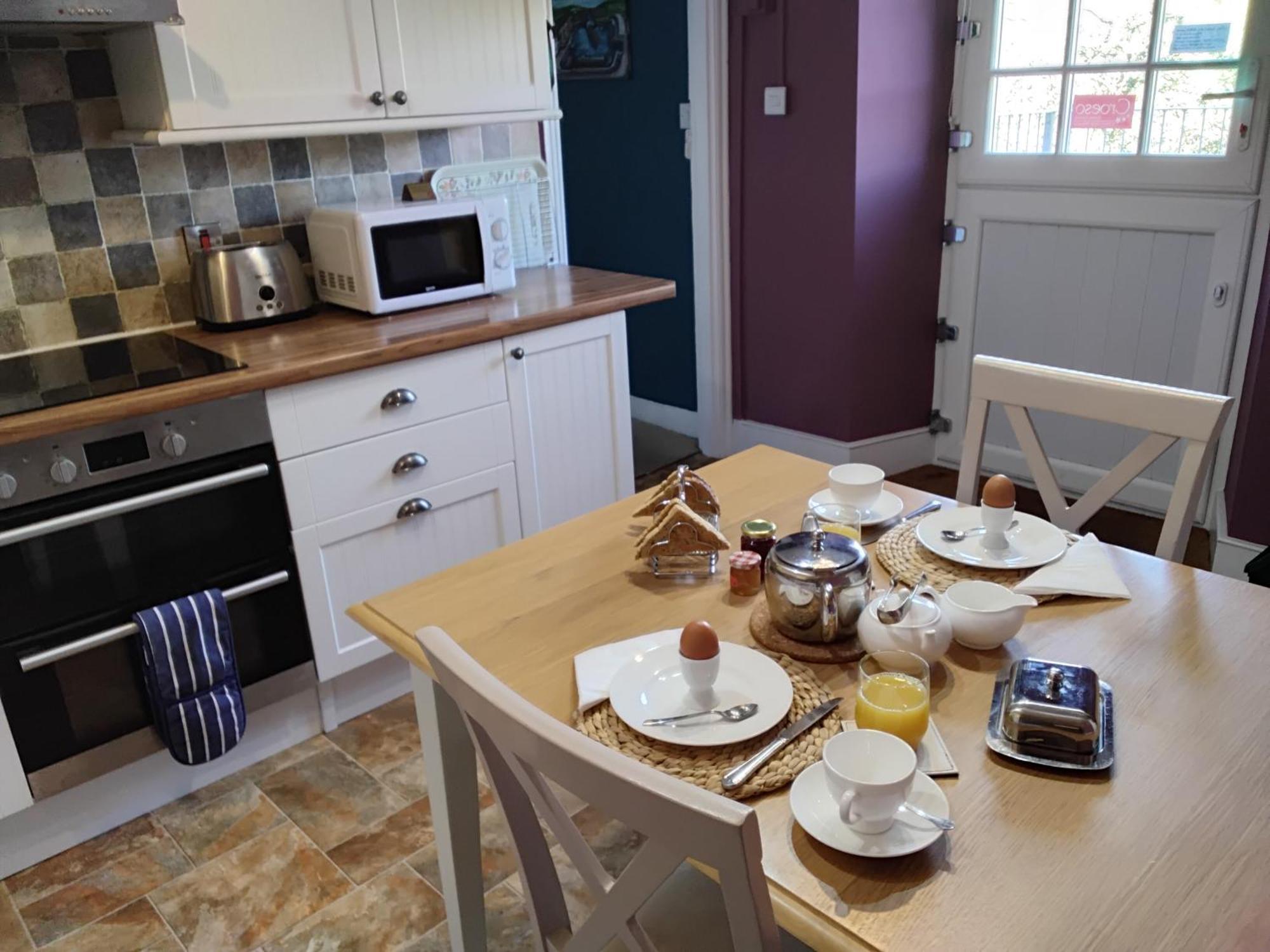 Top Floor At Cantref House Брекън Екстериор снимка